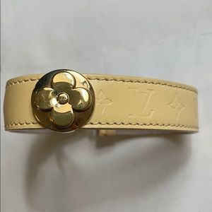 LOUIS VUITTON Monogram Bracelet Good Luck Flower Leather